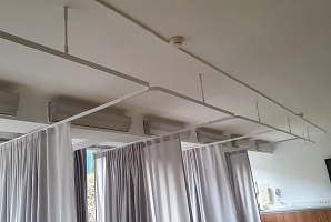 Sistem vodil za pregradne zavese bolnica Petra Držaja Ljubljana
